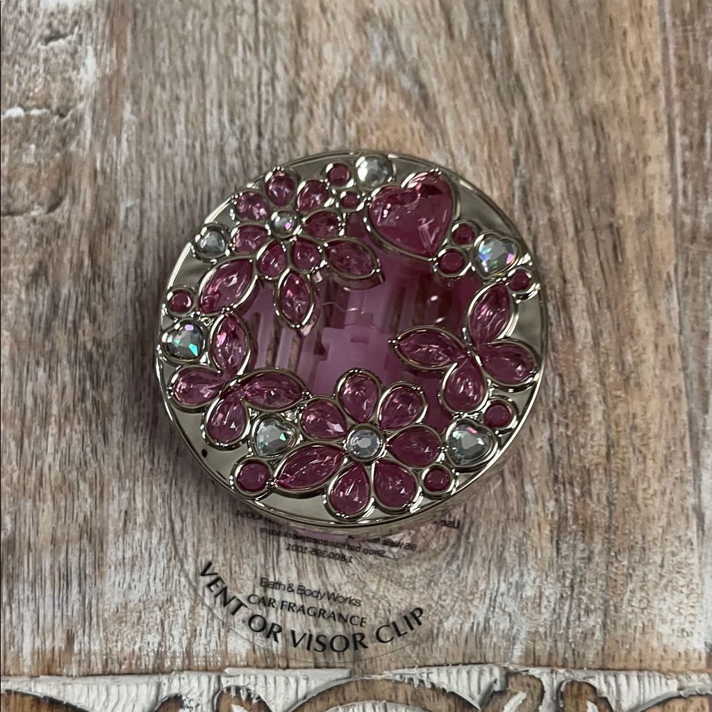Bath Body Works Pink And Silver Floral Brooch 15$